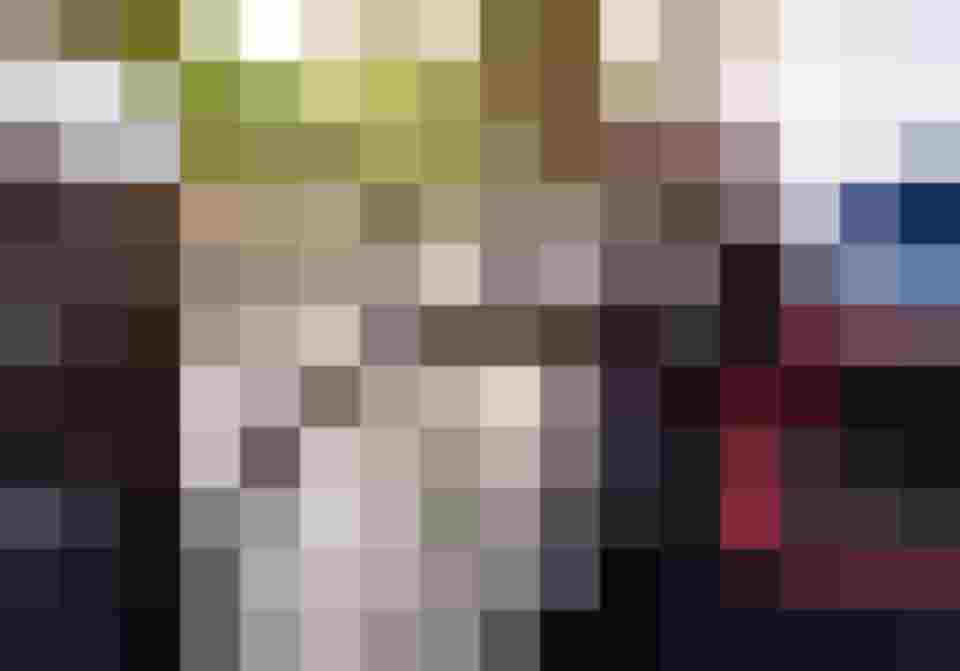 Elektroauto wird mit Solarstrom aus Photovoltaikanlage geladen